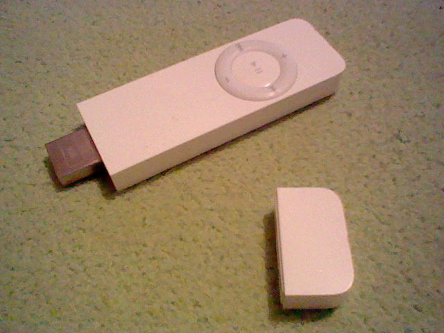 First-gen iPod Shuffle with cap off