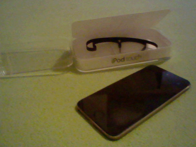 Fifth-gen iPod Touch and box