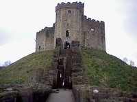 The walk to the keep from the castle grounds